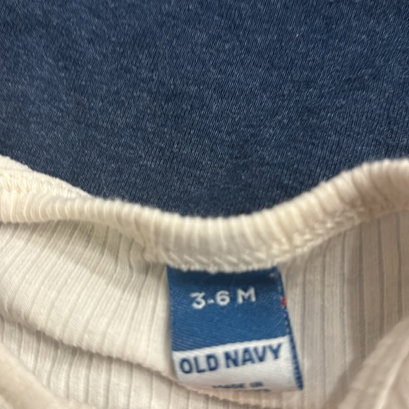 Four long sleeve onesies - Picture 3 of 4